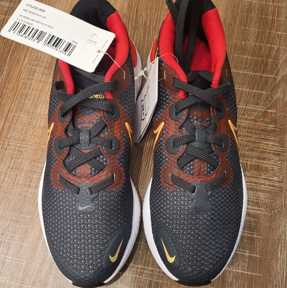 Nike girls sneakers